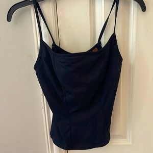 𝅺ESSENDI spaghetti strap fitted tank with built-in lightly padded bra. Size M